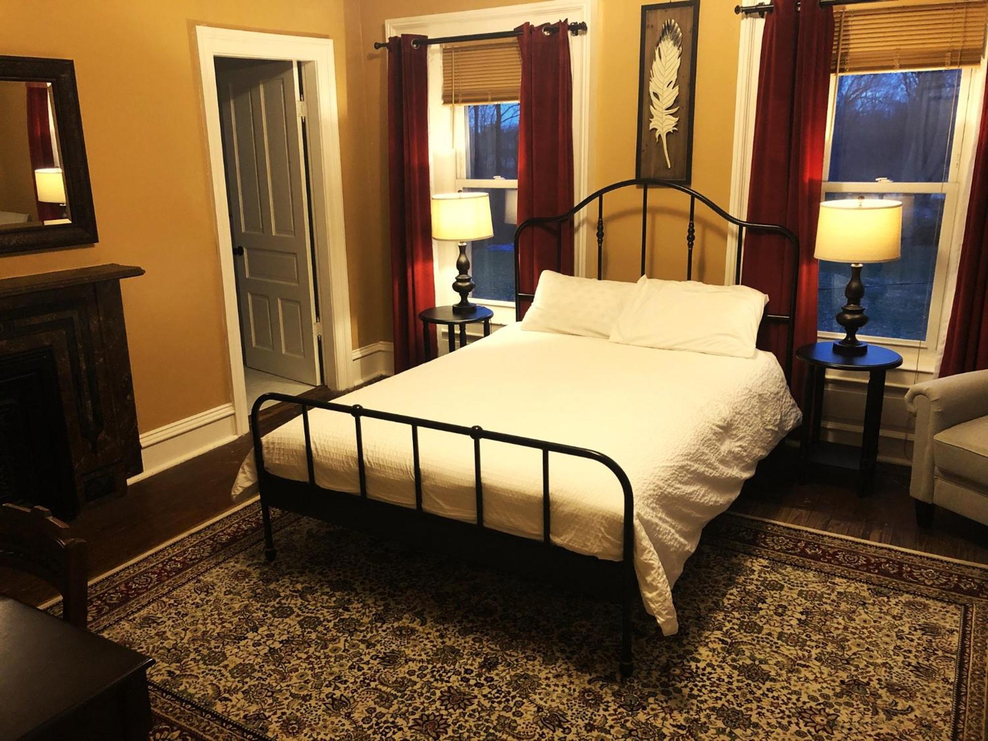 Deluxe Queen Room